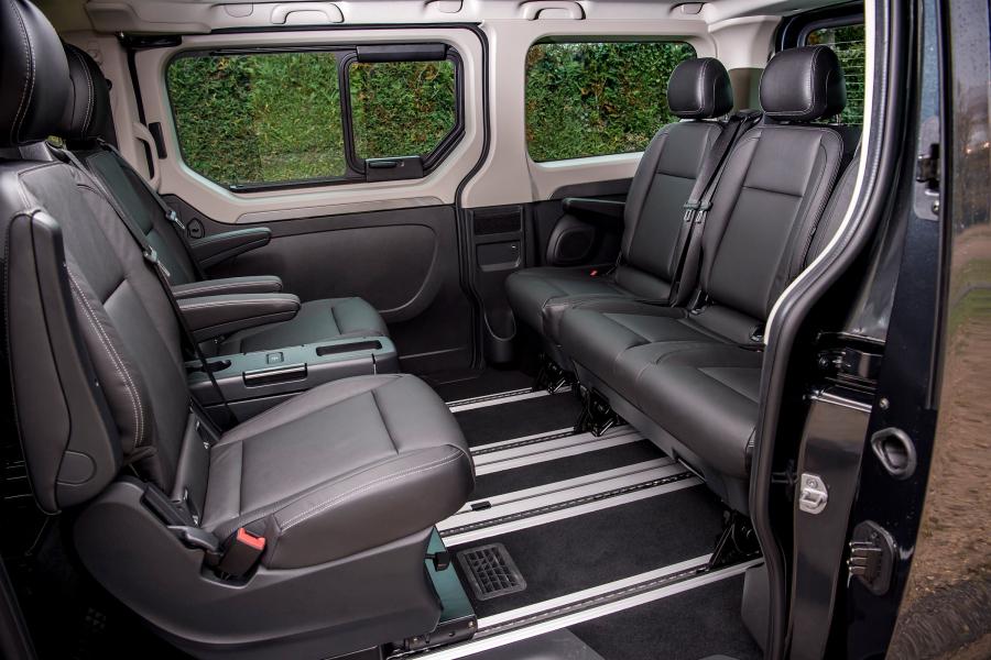Интерьер Renault Trafic SpaceClass 2017 года  (WW) (фото 21 из 43)
